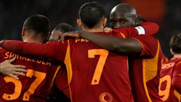 يوفنتوس متردد بشأن بيع مدافعه لروما
