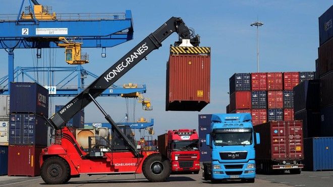 عجز الميزان التجاري في مصر يتراجع 16.6% إلى 3.1 مليار دولار