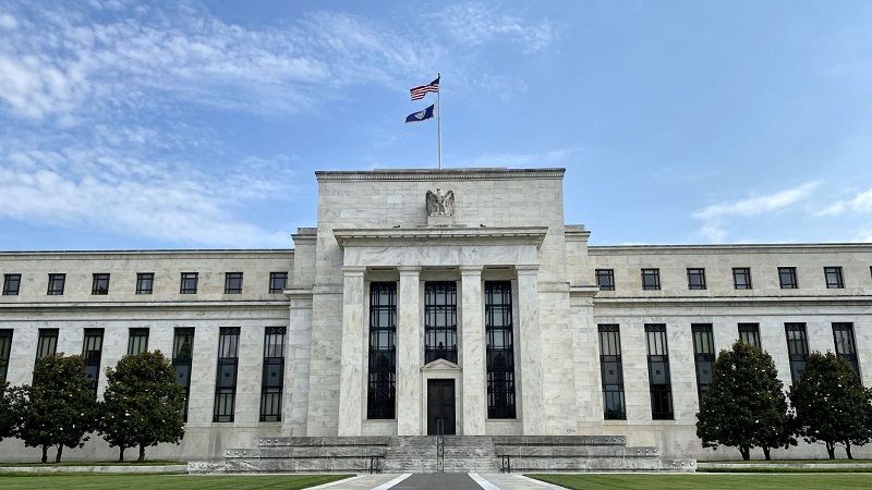 المستثمرون يعدلون رهاناتهم على تخفيضات أسعار الفائدة…