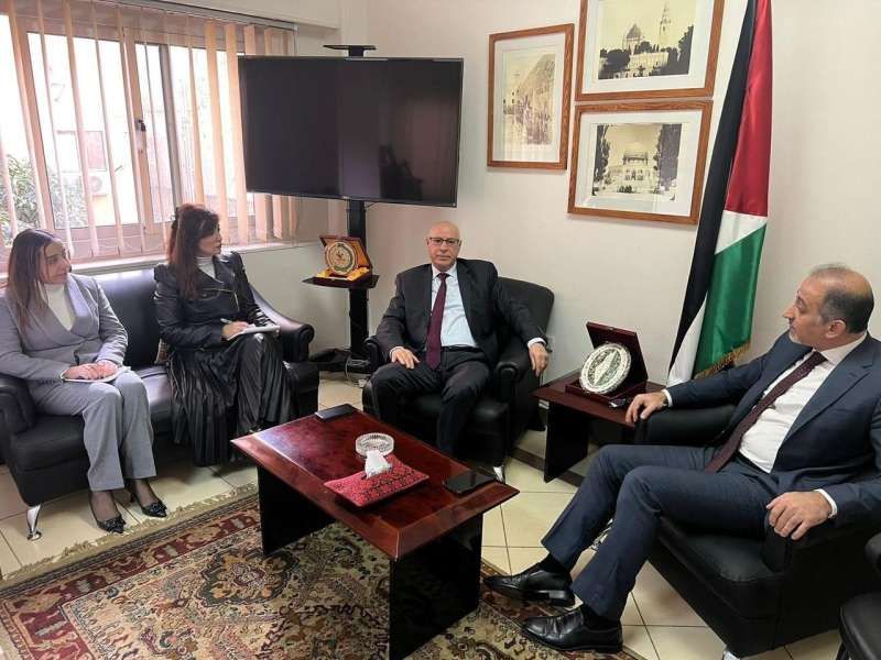 الأمين العام المساعد رئيس قطاع الإعلام والاتصال يتباحث مع مندوب دولة فلسطين...