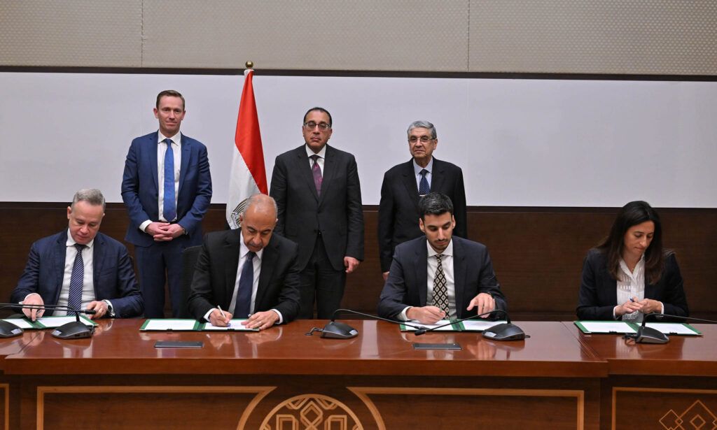 توقيع اتفاقية حق الانتفاع لمشروع إنتاج طاقة الرياح بخليج…