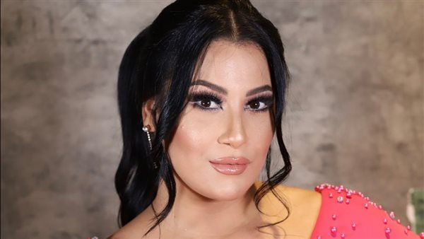 التونسية يسرا المسعودي تخضع لجلسة تصوير بلمسات ميمي بينك