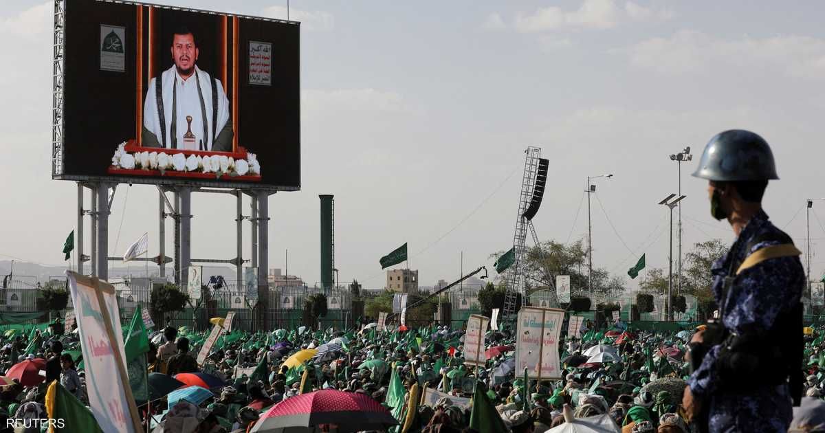 العالم اليوم - بايدن متهم بمخالفة الدستور في اليمن.. ماذا تقول المادة 1 و2؟