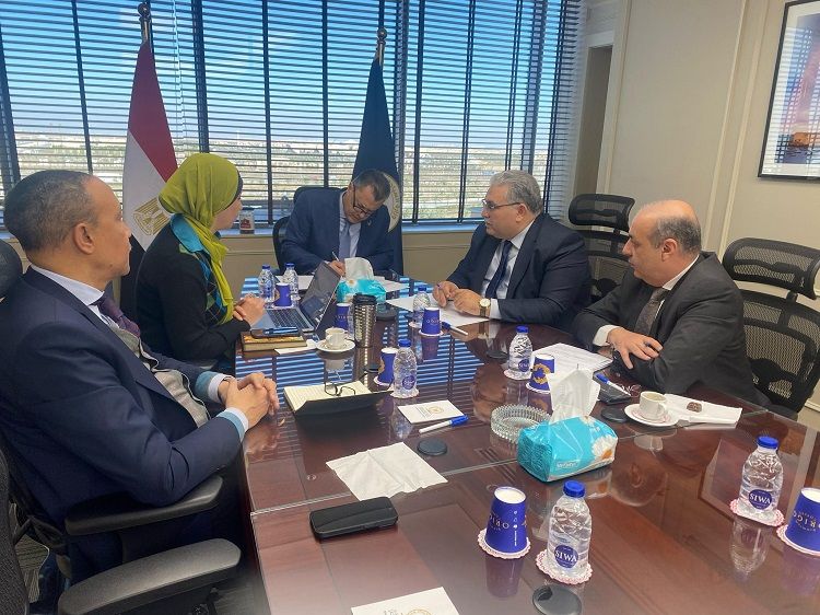 عيسى: سرعة الانتهاء من اللائحة التنفيذية لقانون الغرف…