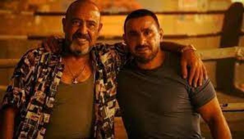 أشرف عبد الباقى ينشر صورة له مسلسل ”جولة أخيرة”