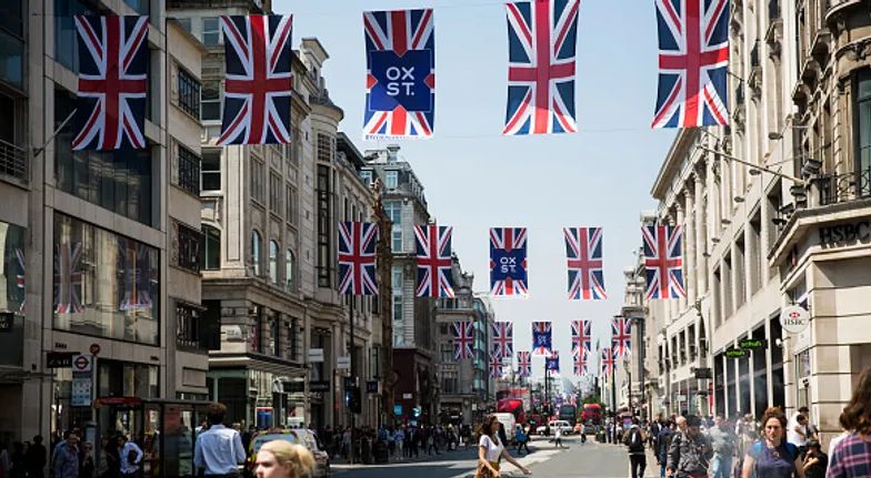 مبيعات التجزئة البريطانية تتراجع لأدنى مستوياتها منذ مايو…