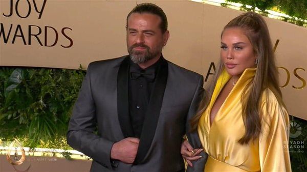 نيكول سابا تخطف الأنظار في حفل جوائز جوي أوردز joy awards
