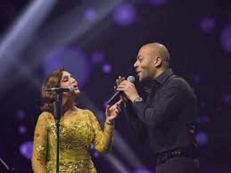 أنغام وتامر عاشور يلتقيان للمرة الثانية على مسرح أبوبكر سالم في...