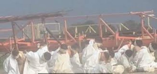 مشاهد مزرية لمعتقلين فلسطينيين قرب حدود غزة .. فيديو