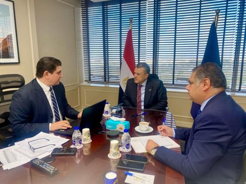 وزير السياحة والآثار يواصل اجتماعاته الدورية لمتابعة تطورات تحسين جانب العرض بالمقصد...