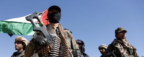 الحوثيون يستهدفون سفينة متجهة لإسرائيل