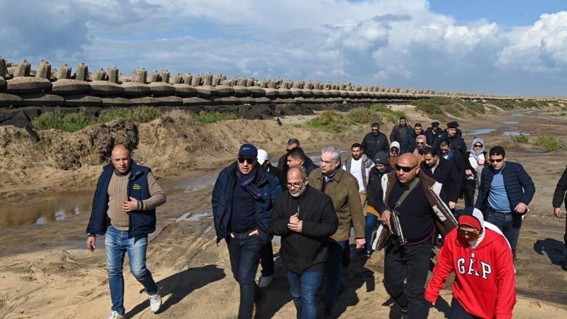 سويلم يتفقد أعمال الحماية القائمة بمصب نهر النيل فرع رشيد ”حائط رشيد...
