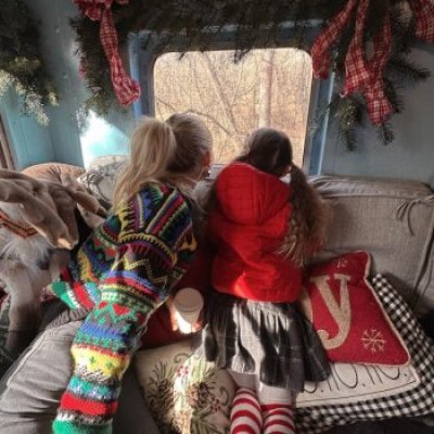 صور ابنة جيجي حديد حديث الجمهور