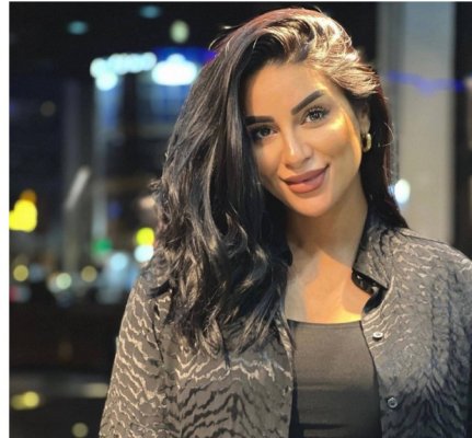 جوري بكر تحذر من شاب يلاحقها : كاذب ومخادع