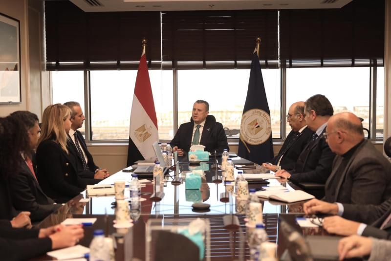وزير السياحة والآثار يعقد اجتماعاً مع مسئولي شركة Visa إحدى الشركات الرائدة...
