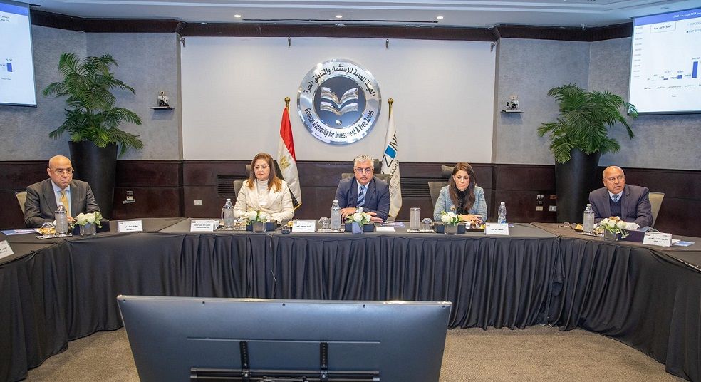 إيرادات المنطقة الاقتصادية لقناة السويس ترتفع إلى 4.3 مليار…