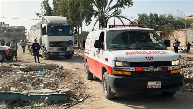 الهلال الأحمر الفلسطينى: قوات الاحتلال تحاصر 3 سيارات إسعاف وسط مدينة غزة