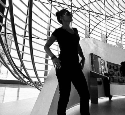 ديمة قندلفت تزور متحف عُمان