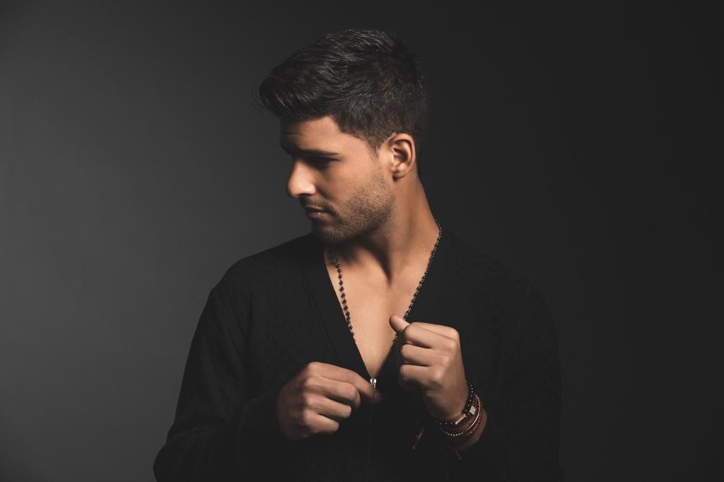 المطرب سهل إمام يطرح “خلف خلاف” ويتصدر ترند تويتر