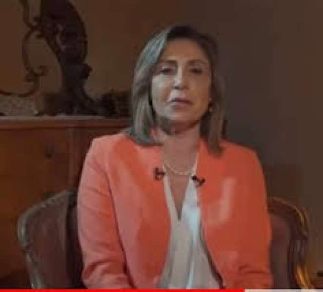 وزيرة الثقافة تفتتح معرض فانتازيا السيريالية لوليد عونى بجاليرى بيكاسو