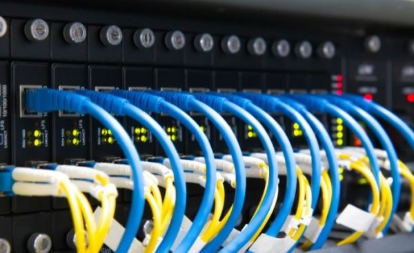 انقطاع خدمتي الإنترنت والإتصالات بشكل كلي في هذه المحافظة اليمنية