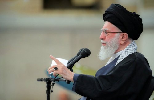 حظر حسابات خامنئي على فيسبوك وإنستجرام