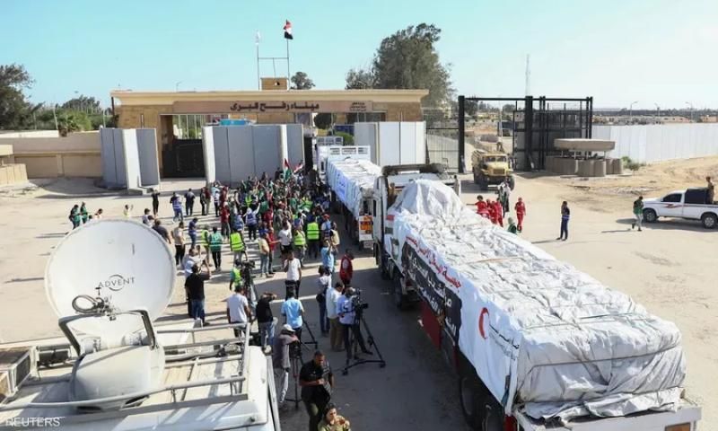 الصليب الأحمر»: الاحتلال يتعمد عرقلة دخول المساعدات إلى غزة