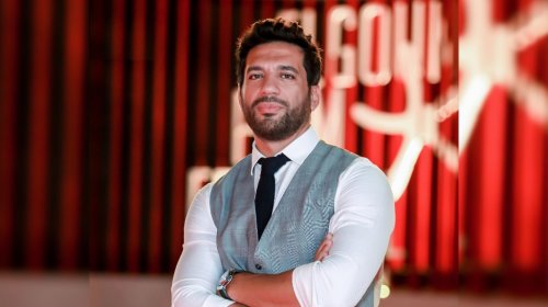 حسن الرداد يصف مشاعره لحظة رؤيته لابنه للمرة الأولى