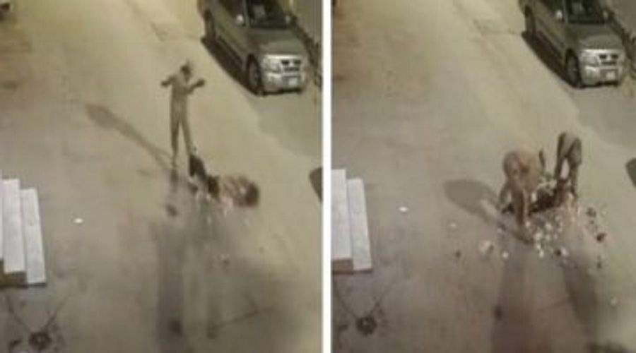 اتفرج الصدمة..كاميرا مراقبة توثق تصرف صادم من عمال نظافة بالسعودية!!؟