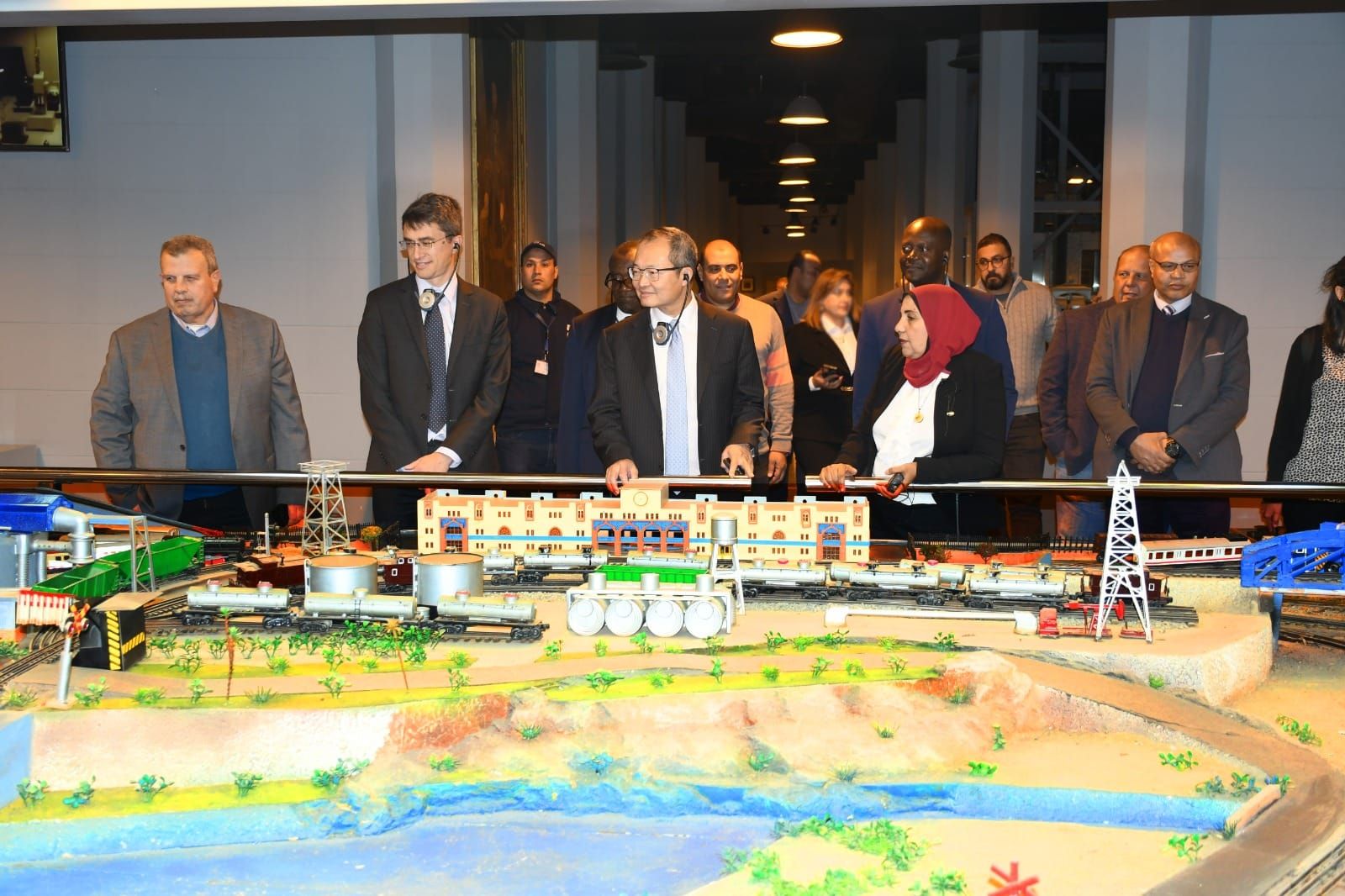 النقل: بدء العمل في مشروع تطوير نظم الإشارات بخط القاهرة بني…