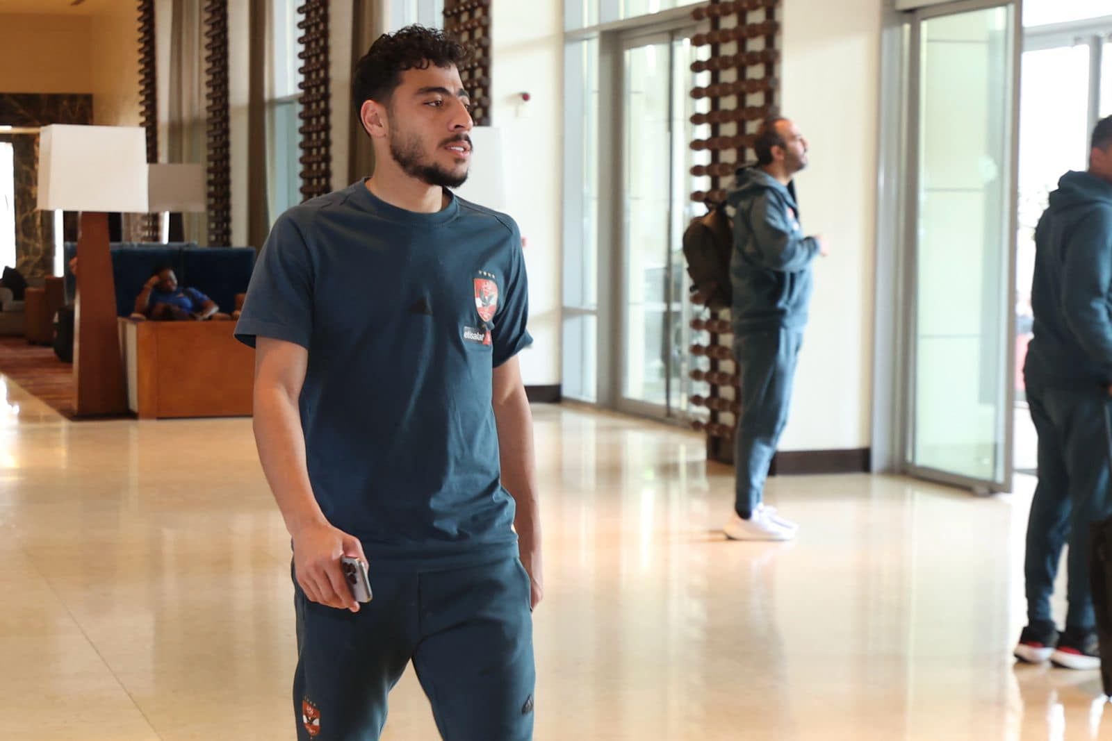 الأهلى ينهى أزمة تعطل الطائرة فى أكرا والبعثة تتحرك إلى كوماسى (صور)