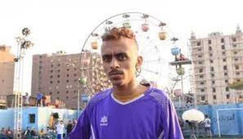 المطرب ”كزبرة” يغير اسمه إلى اسم العائلة