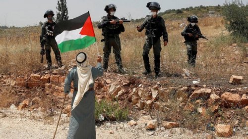أولمرت: حكومة نتنياهو تسعى لتفريغ الضفة من الفلسطينيين