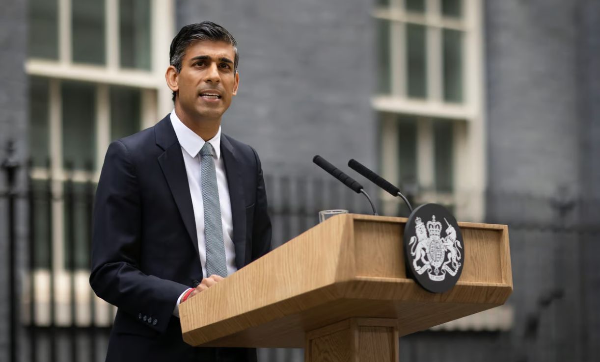 رئيس وزراء بريطانيا يطالب الغرب بمصادرة الأصول الروسية…