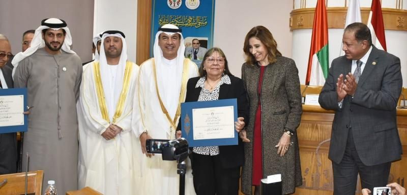 وزيرة الثقافة تُكرم الفائزين بملتقى الشارقة الثقافي تقديرًا لعطائهم الفكري الُمتميز