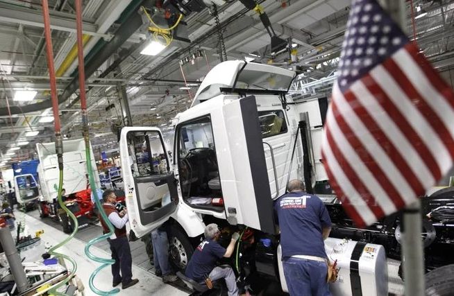 طلبات السلع المعمرة الأمريكية تتراجع 6.1% في يناير