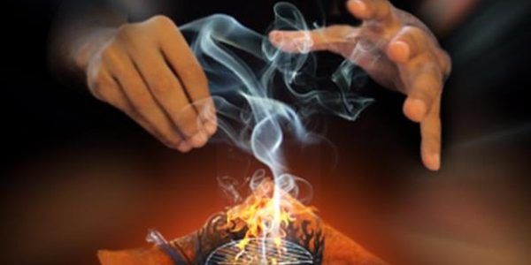 ضابط سعودي يصاب بالشلل بسبب "العين والحسد" وعند زيارة الحاسد حدث ما لايصدقة عقل!!