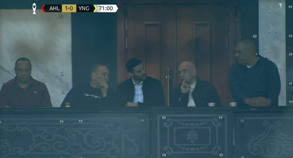 الشناوي يتواجد في مقصورة ستاد القاهرة برفقة توأم المنتخب لمتابعة مباراة الأهلي في دوري أبطال إفريقيا