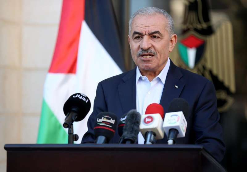 اشتية: إسرائيل تتحدى العالم بجرائمها وخرقها للأعراف والقوانين الدولية