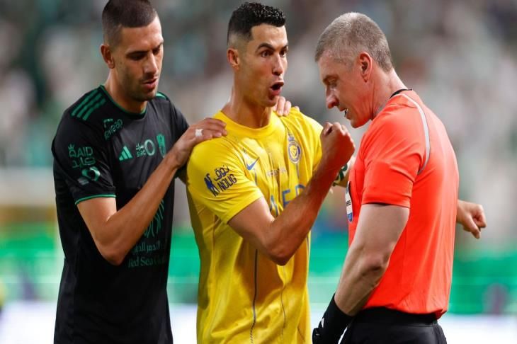 تعرف... علي من هو حكم قمة الأهلي والزمالك؟