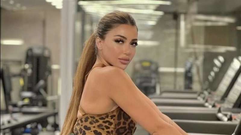 سارة سلامة تثير الجدل بملابس لافتة