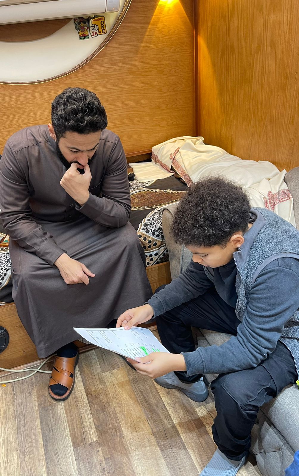 يوسف ابن حمادة هلال يخوض تجربته الفنية الأولى مع والده بمسلسل المداح