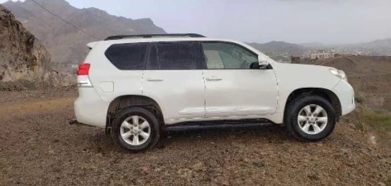 اتفرج الصدمة ..مقيم يمني نام عند ابن عمه في المملكة ووضع سيارته برادو أمام السكن..لكن لن تتخيل ماذا حدث!