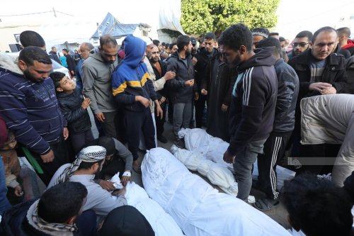 20 شهيدًا بإطلاق الإحتلال قنابل فسفورية على غزة