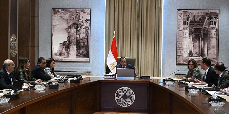 رئيس الوزراء يؤكد حرص الحكومة على تنفيذ وثيقة سياسة ملكية…