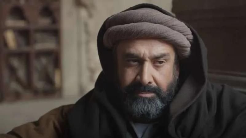 طريقة اغتيال الخليفة العباسي في الحلقة 6 من مسلسل الحشاشين.. مثلوا بجثته