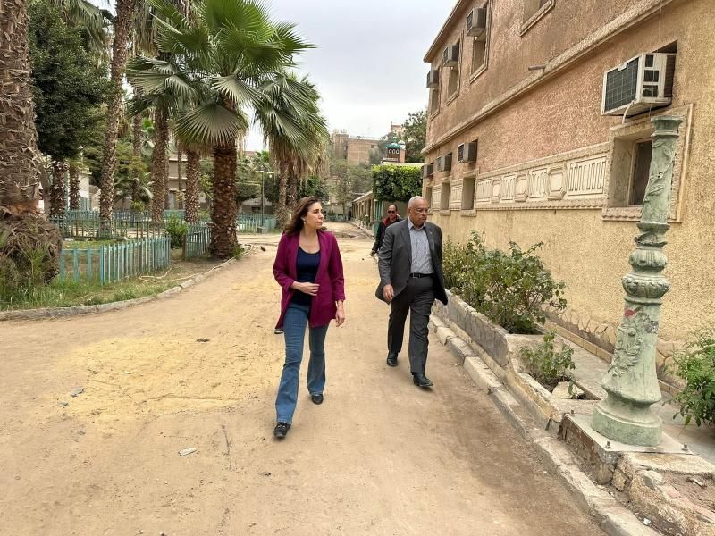 وزيرة الثقافة تتوجه إلى موقع حريق ”الحارة الشعبية” بستوديو الأهرام