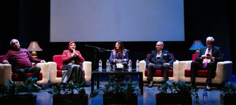 صالون الأوبرا يناقش دور الإبداع في إعادة تشكيل وعي الأفراد