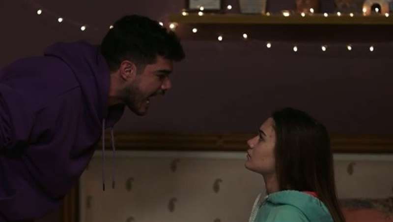 مسلسل عتبات البهجة الحلقة 7.. عمر يهاجم شقيقته ويستنكر علاقتها بمحمود