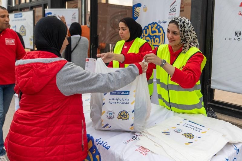 صندوق تحيا مصر يصل إلى الأسر الأولى بالرعاية في محافظة الدقهلية والطلاب...